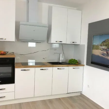 Apartment Ucka *