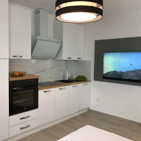 Ucka Apartment *